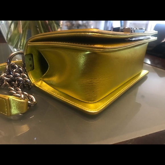 Chanel 14S Yellow Metallic Patent Leather Boy - Picture 5 of 11